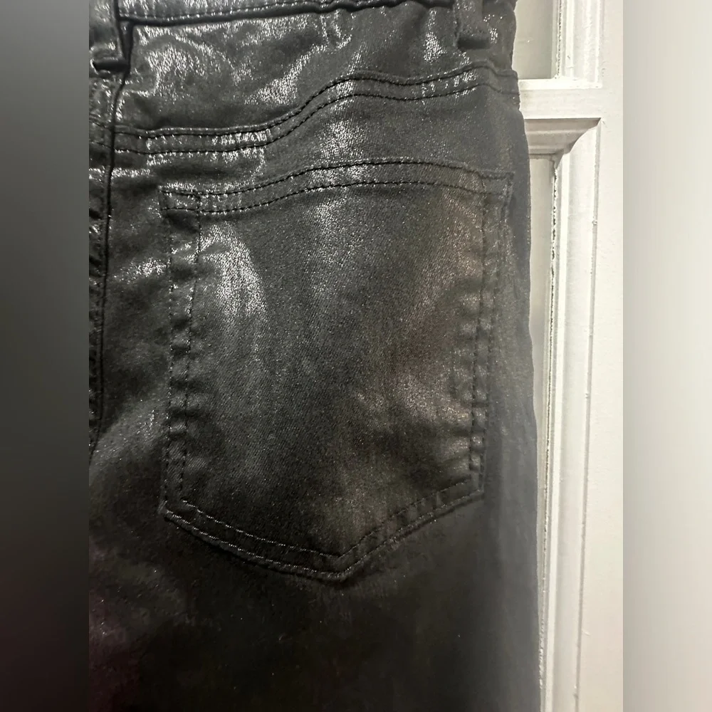 ASOS DESIGN faux leather straight leg pants in black - Picture 6 of 6